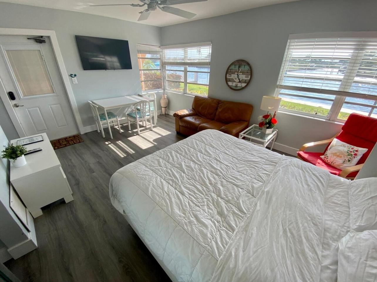 Studio Intracoastal Views! 5 Min Walk To The Beach Villa Pompano Beach Ngoại thất bức ảnh